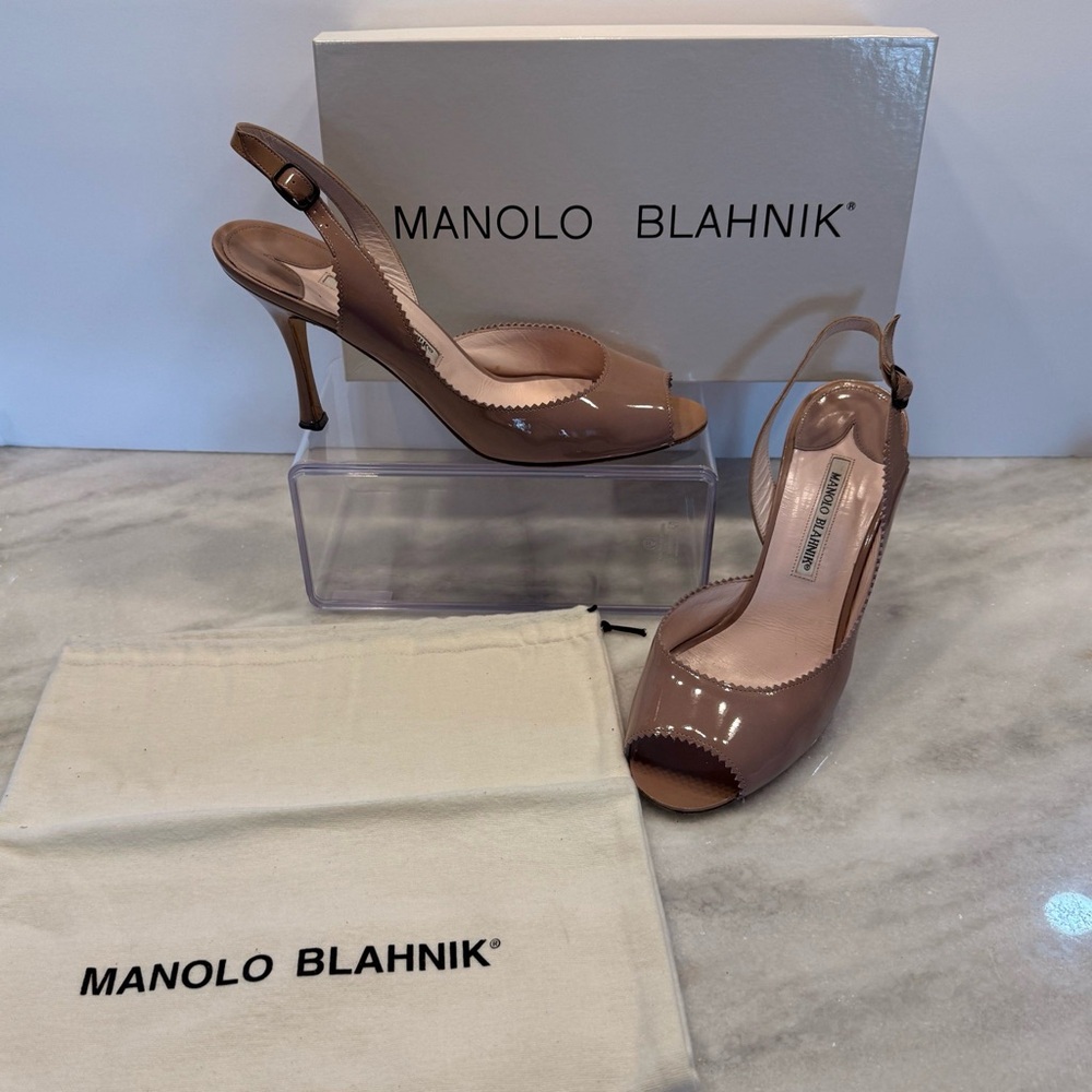 Manolo Blahnik Vernice Patent Slingback Peep-Toe Heels size 40